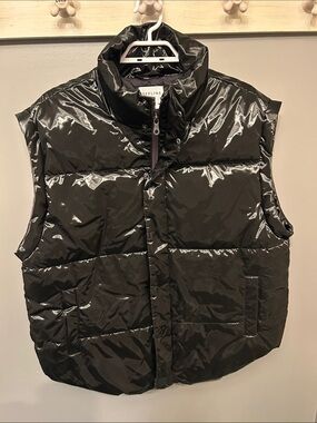 aerie Black Glossy Puffer Vest